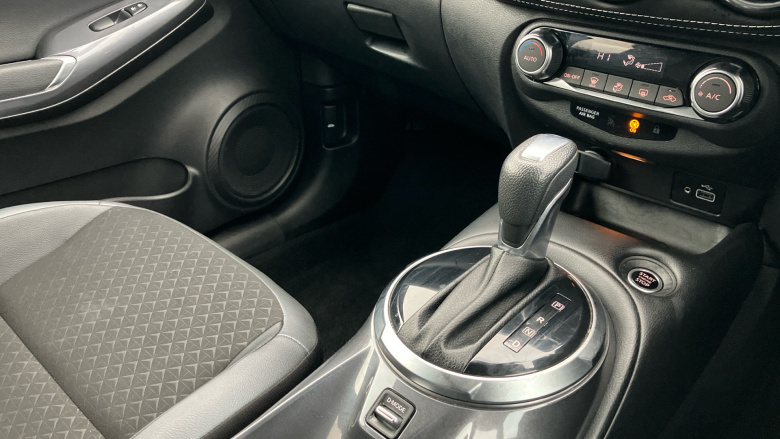 Nissan Juke 1.0 DiG-T 114 N-Connecta 5dr DCT Petrol Hatchback